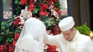 Potret Pernikahan Dian Pelangi Dan Sandy Nasution News Entertainment Fimela Com