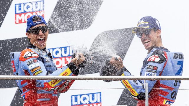 Foto: Sengit di Atas Lintasan, Marquez Bersaudara Tetap Kompak saat Podium di MotoGP Jerman 2024