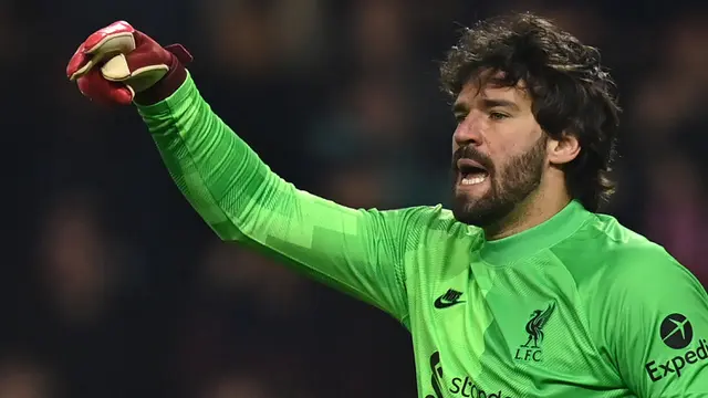 Foto: Daftar 5 Pesepak Bola Brasil dengan Nilai Transfer Selangit di Liga Inggris, Kiper Liverpool Termahal