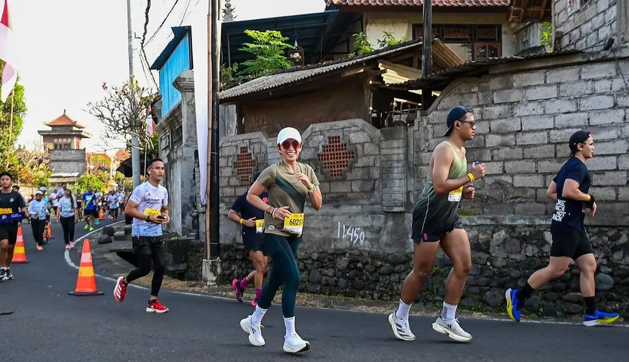 Ussy mengaku, dua minggu sebelum hari H, mentalnya sempat drop. Ia mengaku banyak cerita dari para peserta yang pernah ikut di tahun sebelumnya. Terkait race yang harus dilewati. [Instagram/ussypratama]