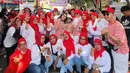 Melalui Instagram pribadinya, Ayu Ting Ting terlihat begitu bersemangat ikut menyemarakkan HUT RI ke-78. Ia bersama sang putri, Bilqis juga mengikut berbagai perlombaan yang ada. (Liputan6.com/IG/@ayutingting92)