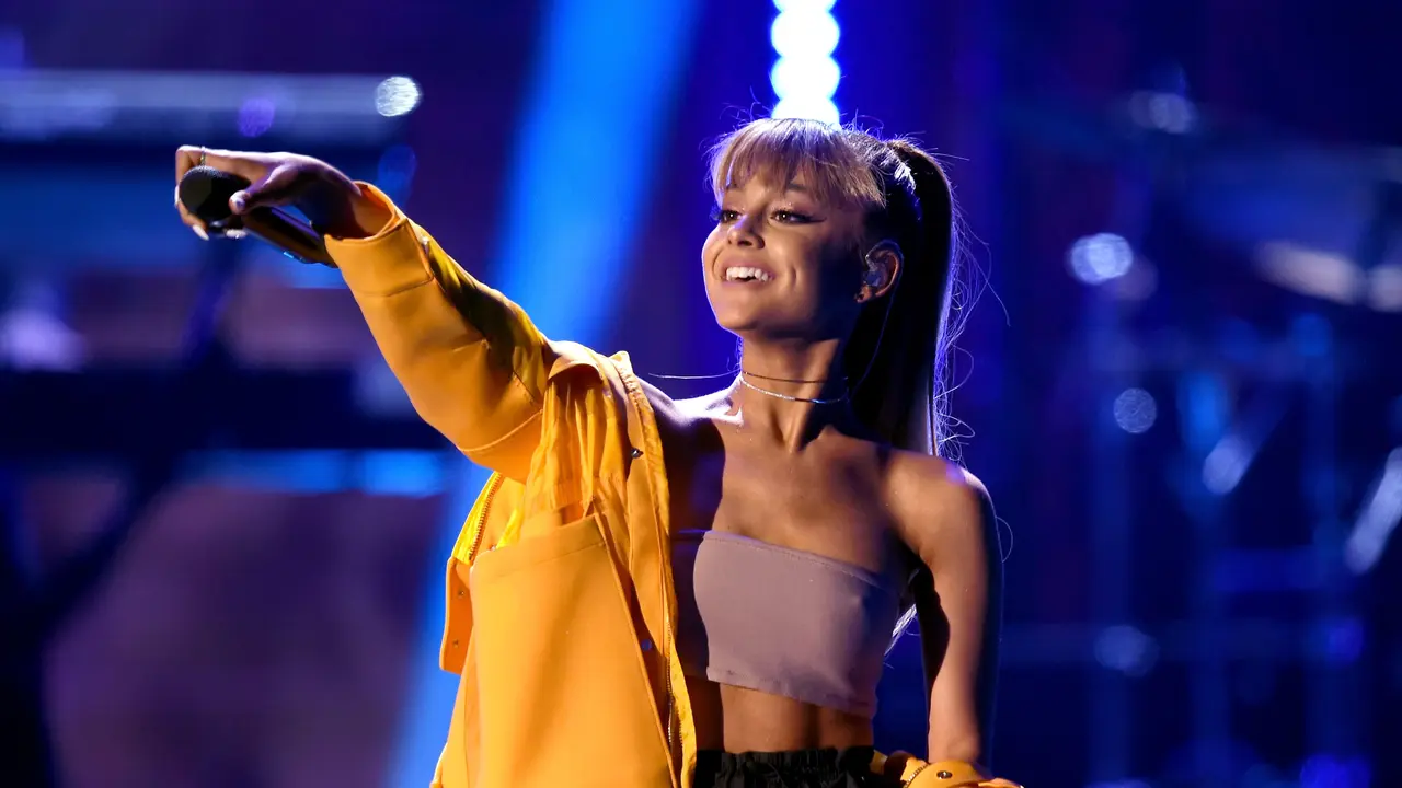 [Bintang] Ariana Grande-Mac Miller