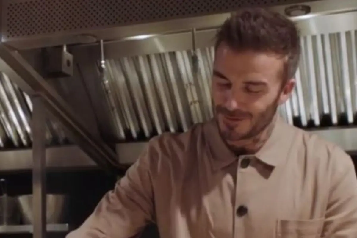 David Beckham Masak Buat Keluarga