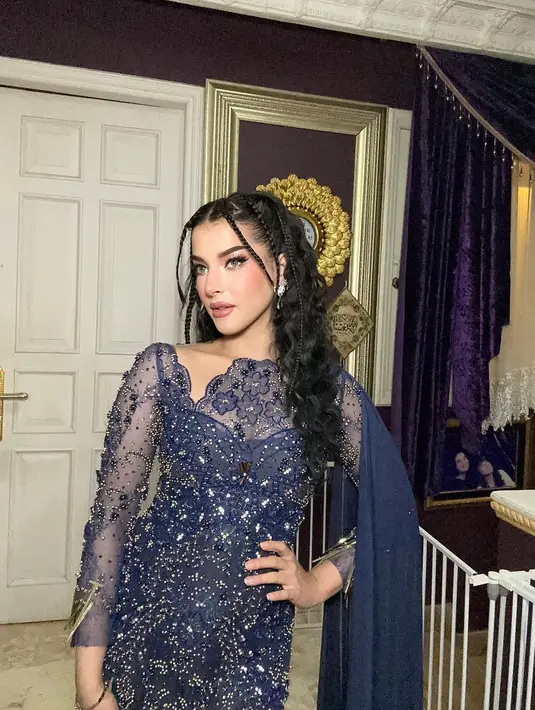 Tatanan rambut dan makeup-nya juga dinilai on point. Netizen sukses dibuat speechless dengan kecantikan Tasya. [Instagram.com/tasyafarasya]