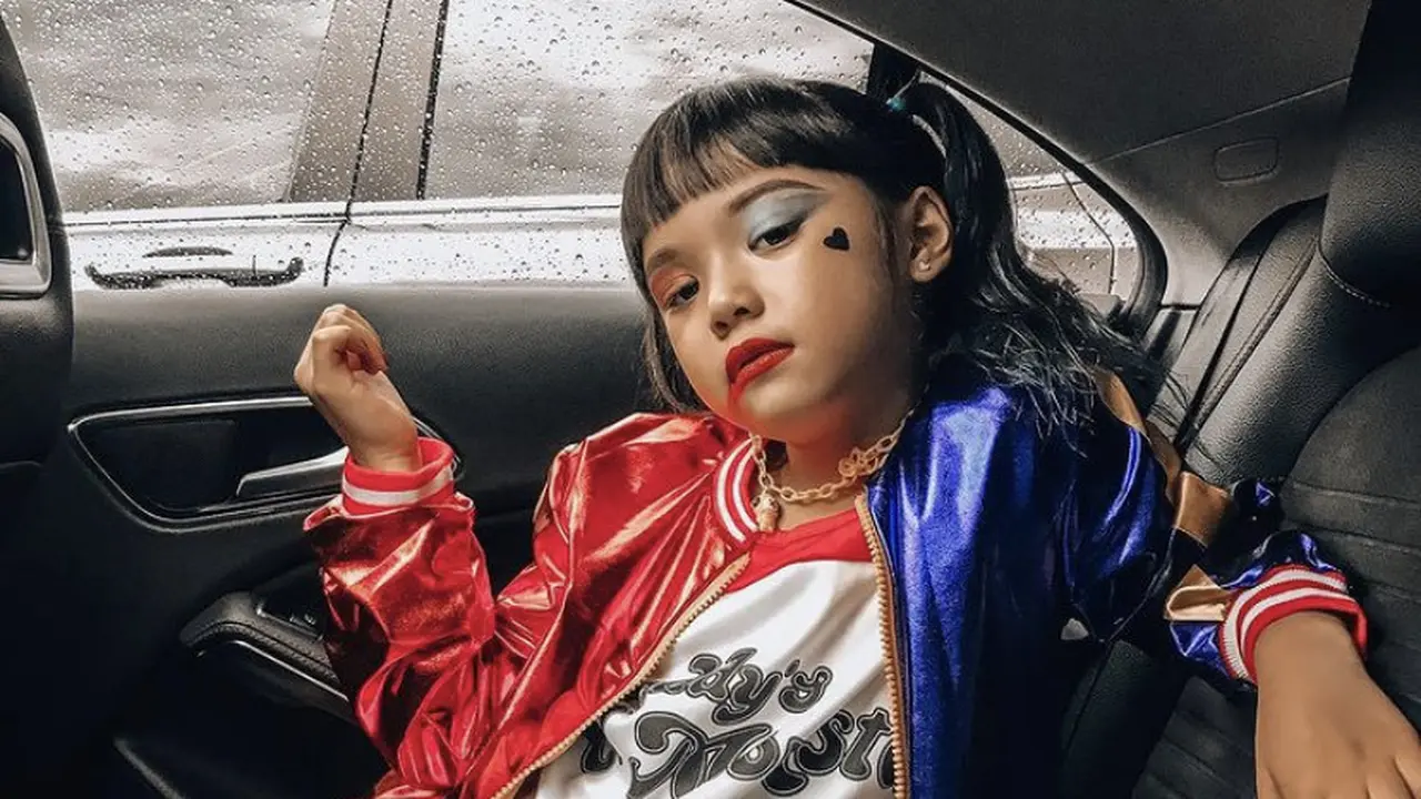 Gempita anak Gisella dan Gading Tampil Bak Model dengan Gaya Harley Quinn