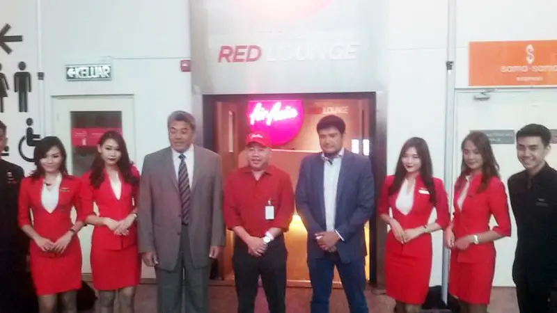 AirAsia meluncurkan AirAsia Premium Red Lounge di KLIA2 Bandara Internasional Kuala Lumpur Malaysia.