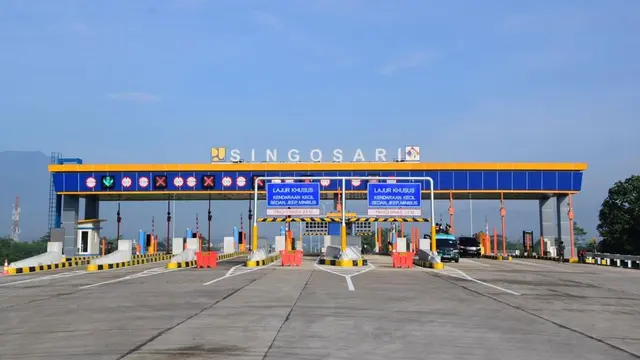 Jalan Tol Pandaan-Malang Seksi I-III sepanjang 30,6 km.