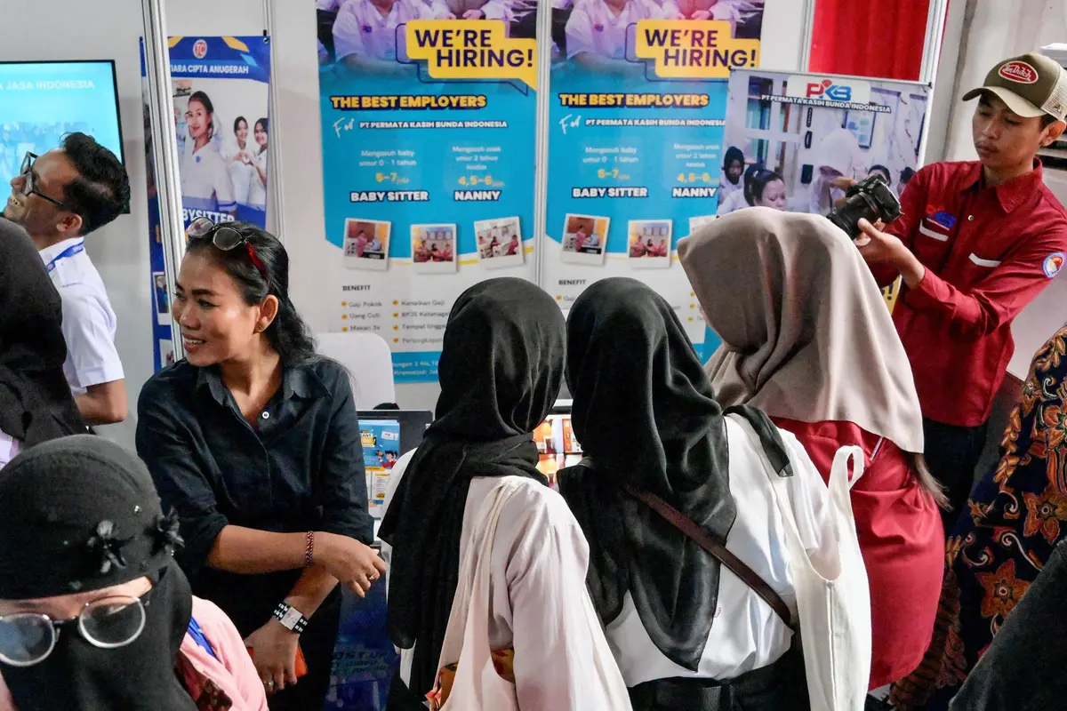 Ribuan Pencari Kerja Serbu Bursa Kerja di Kementerian Ketenagakerjaan