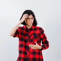 Asam lambung atau gastroesophageal reflux terjadi ketika asam dari lambung naik ke kerongkongan dan menyebabkan iritasi. [Dok/freepik.com]