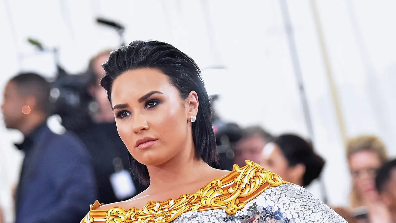 [Bintang] Gara-gara Hailey Baldwin, Taylor Swift Unfollow Akun Instagram Demi Lovato
