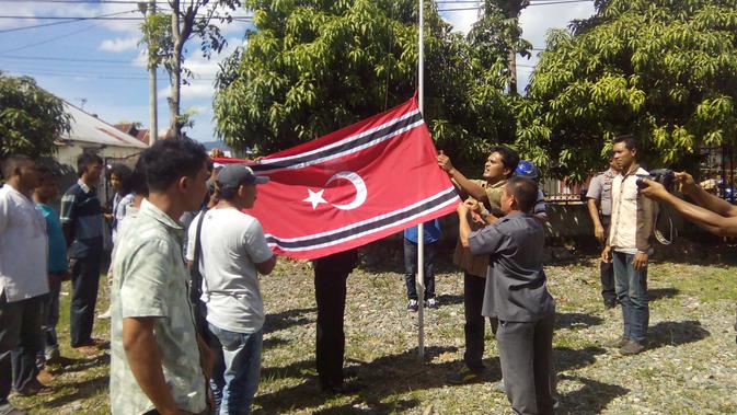 Pengibaran bendera GAM (Liputan6.com/ Windy Phagta)