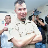 Ahmad Dhani bertemu Kapolda (Adrian Putra/bintang.com)