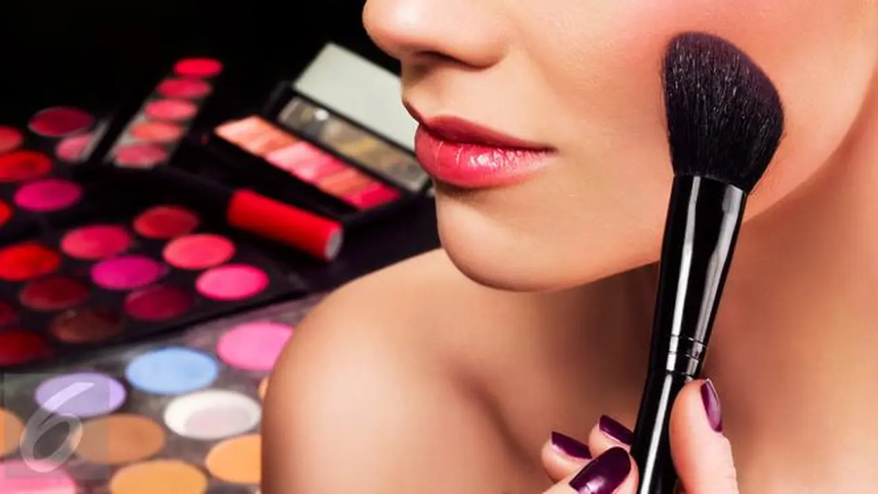 12 Trik Makeup Bagi Si Pemalas