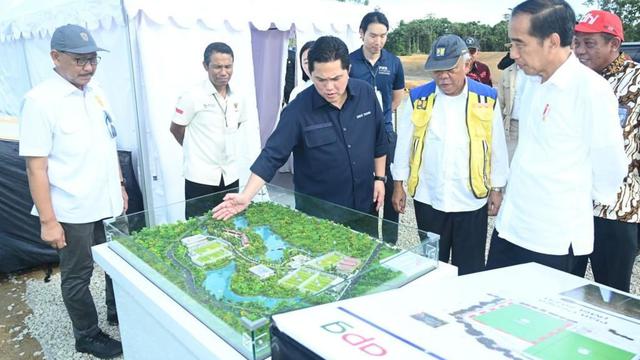Jokowi Tinjau Progres Pembangunan Training Center PSSI di IKN
