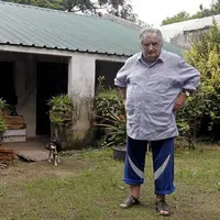 Presiden ini paling miskin sedunia dibandingkan kepala negara lain. Meski demikian sedekah tetap dilakukannya. Luar biasa!