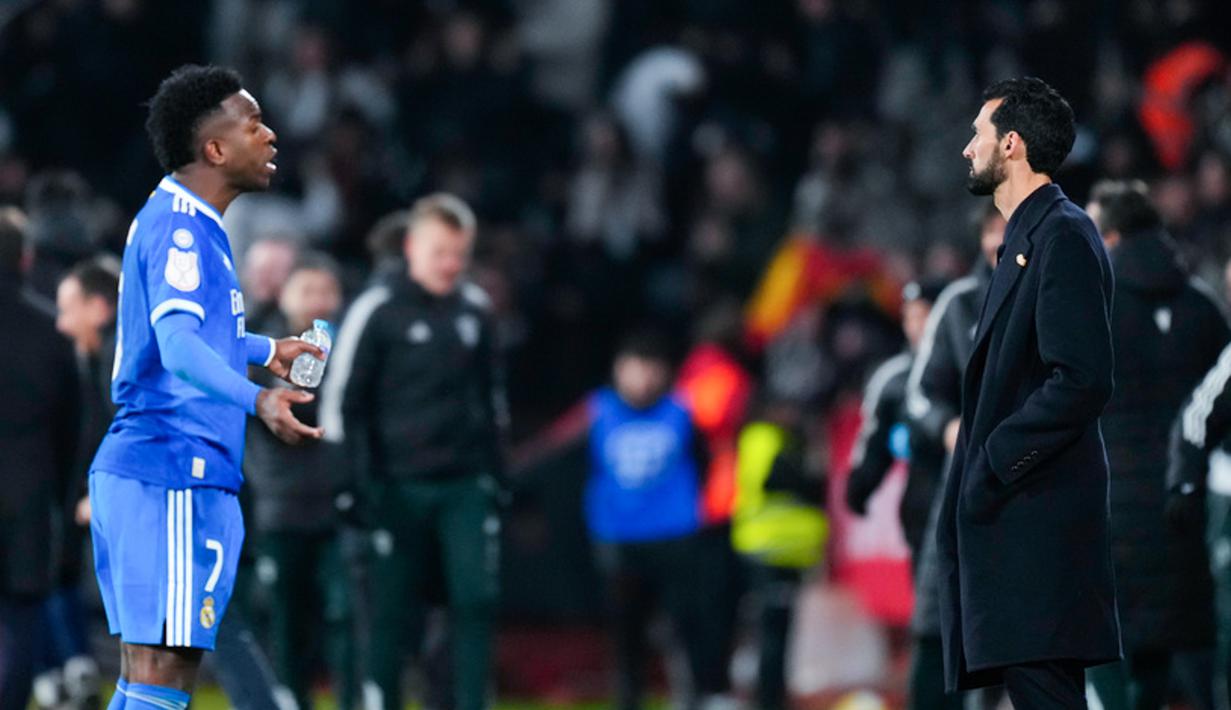 Real Madrid harus menelan pil pahit di ajang Copa del Rey musim ini. Langkah Los Blancos terhenti lebih cepat setelah disingkirkan Albacete, tim Divisi Dua Spanyol, pada babak 16 besar dengan skor tipis 2-3. (AP Photo/Jose Breton)