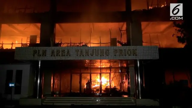 VIDEO: Kantor PLN Jakarta Pusat Kebakaran