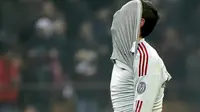 Berulangkali sukses melakukan penyelamatan, Gianluigi Donnarumma kiper AC Milan berusia 17 tahun gagal menahan tendangan bebas pemain Verona