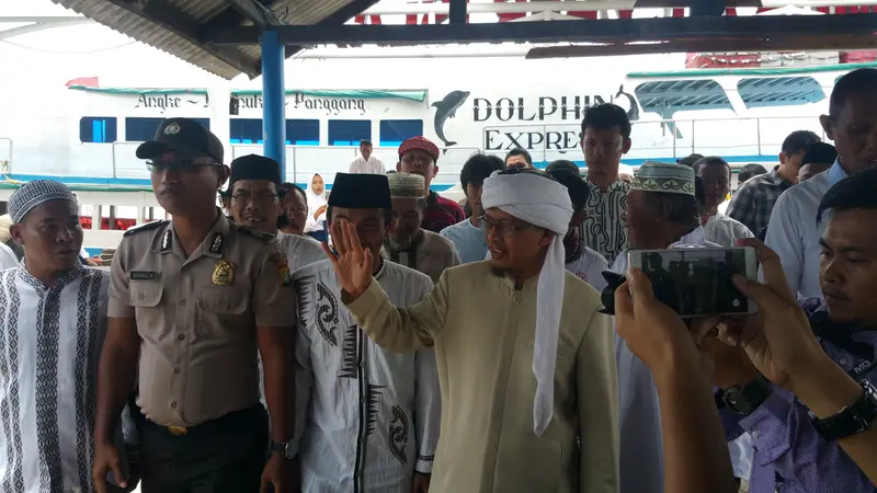 Tiba di Pulau Pramuka, Aa Gym Disambut Hadroh dan Shalawat Nabi