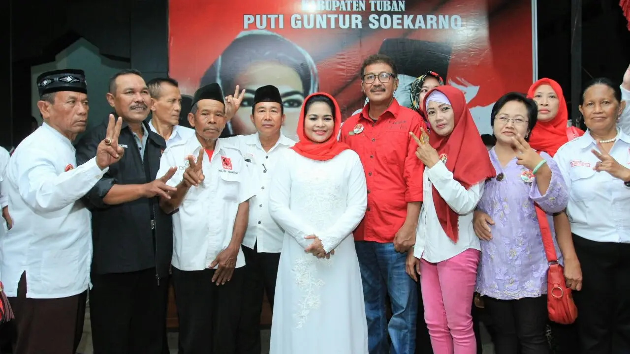 Acara itu dihadiri ratusan relawan Projo. Terlihat pula Ketua DPD Projo Jawa Timur Ir. Suhandoyo hadir di acara tersebut.