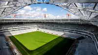 Suasana Stadion Kaliningrad di Kaliningrad, Rusia, Senin (28/8/2017). Stadion ini merupakan salah satu venue Piala Dunia 2018. (AFP/Mladen Antonov)
