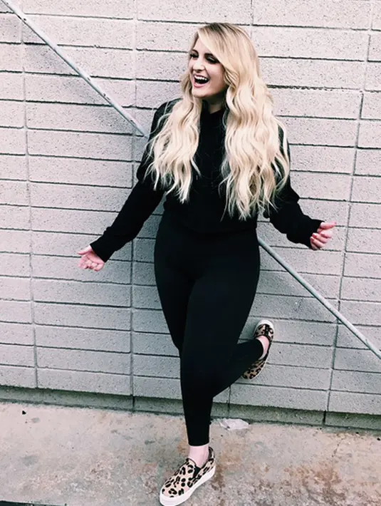 Melansir The Huffington Post, Megan bercerita bahwa ia sempat menaksir seorang pria saat duduk di bangku sekolah, namun sayangnya pria tersebut menolak dan mengatakan Megan bertubuh gemuk. (Instagram/meghantrainor)