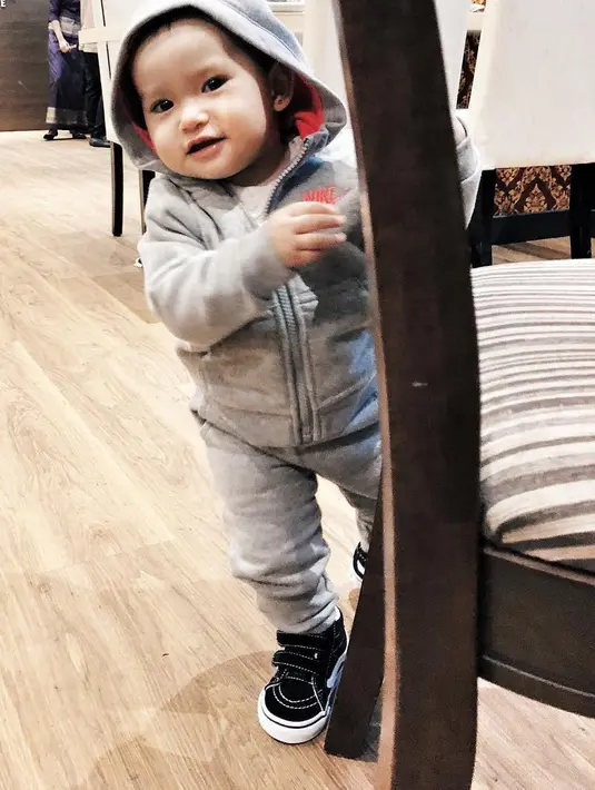 Alice Norin kerap membagikan aktivitas keseharian Alita melalui akun Instagram-nya. Ekspresi wajah Alita yang lucu sering tertangkap kamera. (Foto: instagram.com/alicenorin)