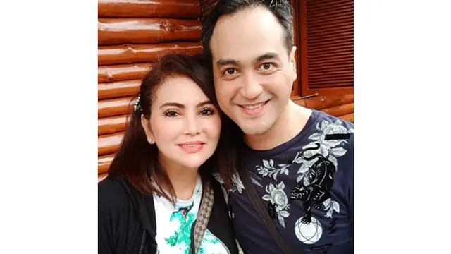 Istri Kena Stroke, Ini 6 Potret Setia Ferry Irawan Bersama Anggi Novita