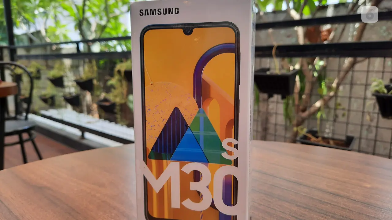 Boks Samsung Galaxy M30s.  (Liputan6.com/ Agustin Setyo W).