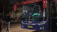 Bus Arema FC Rusak Dilempar Batu