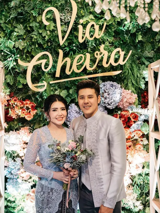 <p>Via Vallen dan Chevra Papinka (Instagram/moirephoto)</p>