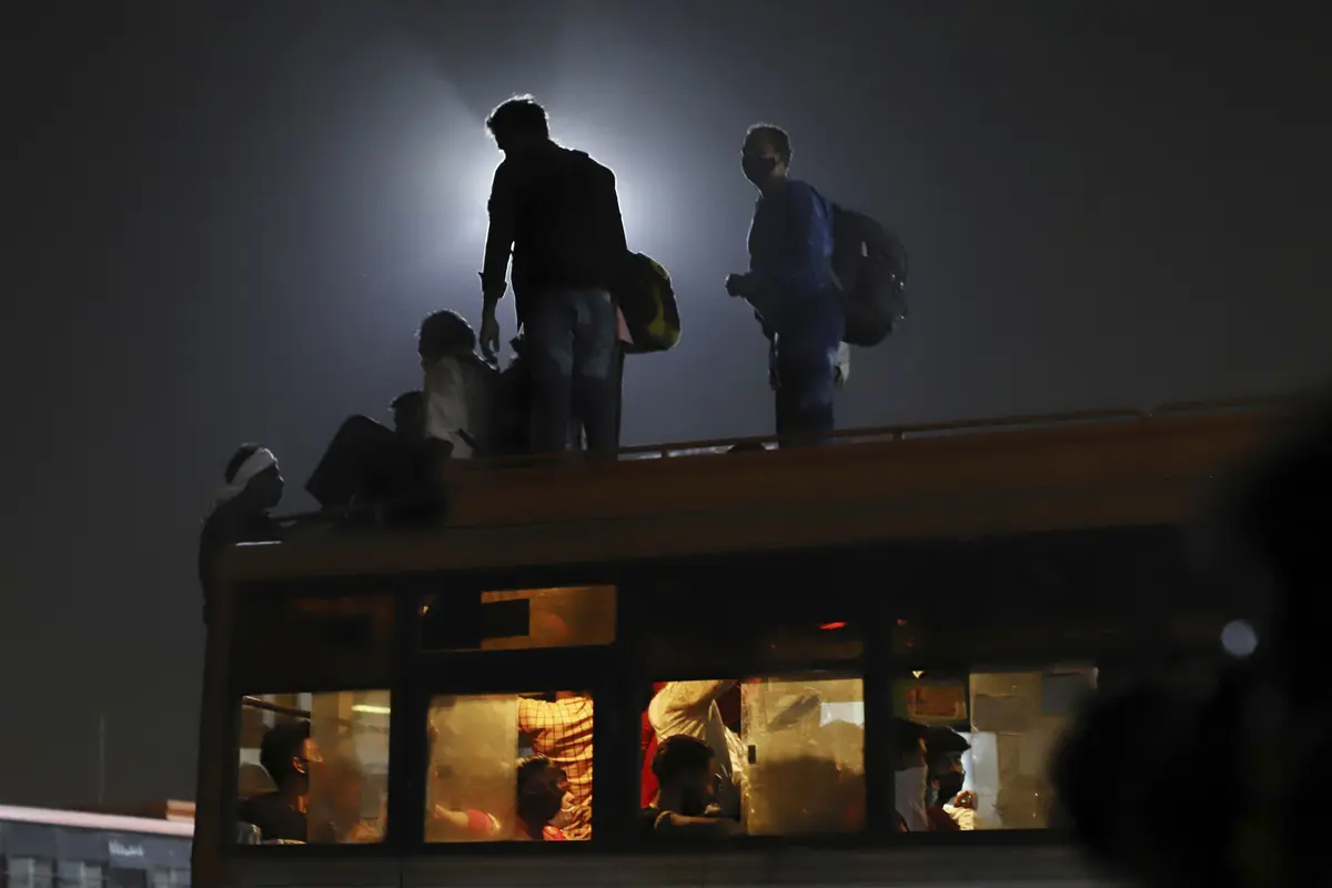 FOTO: Kasus COVID-19 Meledak, New Delhi Berlakukan Lockdown