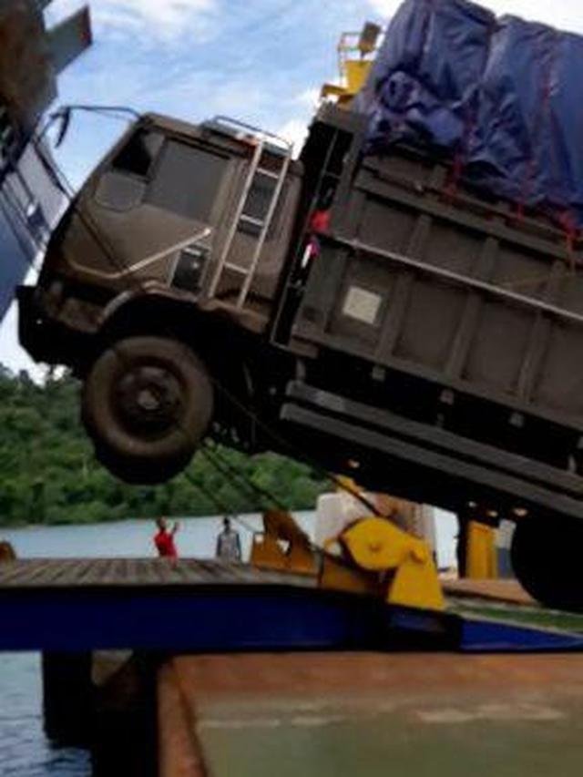 Kemenhub  melarang truk kelebihan muatan (ODOL) masuk ke pelabuhan penyebrangan. Dok Kemenhub
