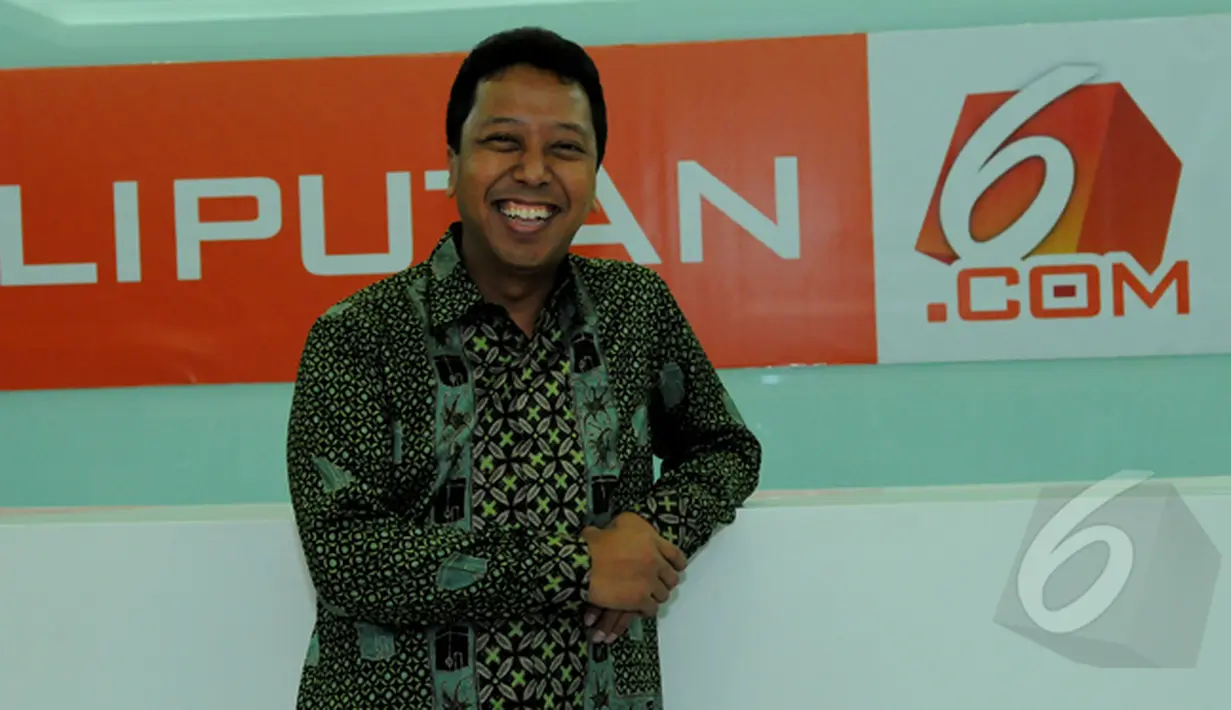 Ketua Umum DPP Partai Persatuan Pembangunan (PPP) Romahurmuziy usai melakukan wawancara khusus di kantor Liputan6.com, Jakarta, Kamis (12/2/2015). (Liputan6.com/Faisal R Syam)
