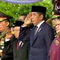 Prabowo Subianto mengikuti upacara peringatan Hari Ulang Tahun (HUT) ke-78 Bhayangkara Polri di Monas, Jakarta Pusat, Senin (1/7/2024). (foto: tangkapan layar Youtube Liputan6.com)