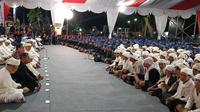 Suku Baduy dan Gubernur Banten di Seba Baduy 2025. (Sabtu, 03/05/2025). (Yandhi Deslatama/Liputan6.com).