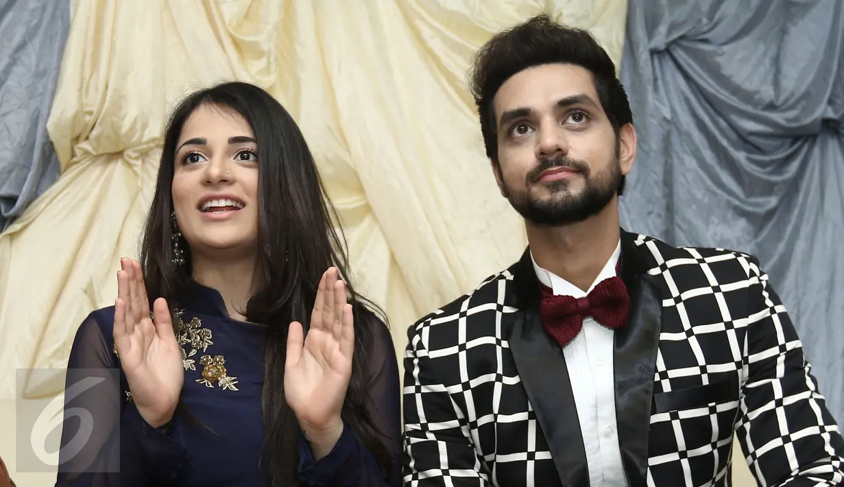 Suasana acara Meet and Greet Ranveer & Ishani di Metropolis Town Square, Tangerang, Banten, Minggu (5/3). Bintang serial Ranveer & Ishani, Shakti Arora dan Radhika Madan menyapa penggemarnya di Indonesia. (Liputan6.com/Herman Zakharia)