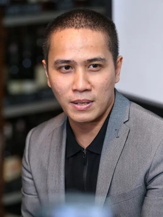 "Kalau gue pribadi. Basic kita berteman. Sering bikin project bareng. Ketika Sheila ingin terjun ke dunia musik, akhirnya ide bikin duet yuk," ucap Ressa Herlambang. (Adrian Putra/Bintang.com)