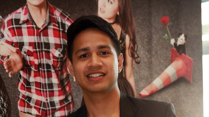Cium Lelaki Di Relationshit Jovial Da Lopez Diprotes Kekasih News Entertainment Fimela Com