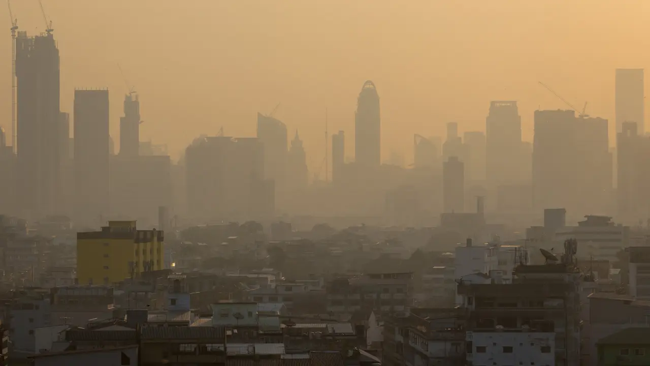 Kualitas Udara Bangkok Terburuk ke-4 di Dunia, Pemerintah Gratiskan Naik Angkutan Umum Seminggu