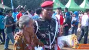 Citizen6, Cijantung: Kopassus bekerjasama dengan Bank Mandiri menyelenggarakan bakti sosial berupa pasar murah menjelang Idul Fitri 1433 H di lapangan Gatot Subroto Cijantung, Kopassus Jakarta Timur, Sabtu (11/8). (Pengirim: Penkopassus)