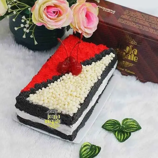 Cake Thiwul Kekinian varian Blackforest