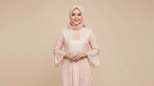 Outfit Sungkeman Nuansa Pastel yang Tetap Sopan dan Elegan. AI