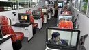 Di dalam bus berisi 10 komputer dan 1 televisi yang berisi edukasi mengenai korupsi, Jakarta, (14/10/14). (Liputan6.com/Miftahul Hayat) 