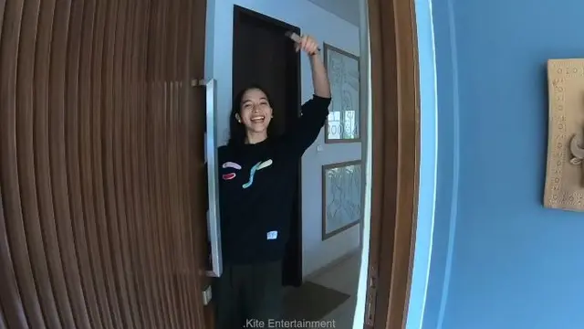 6 Penampakan Isi Rumah Putri Marino, Elegan dengan Desain Mid-Century