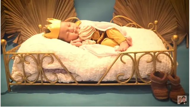 Kiano Tiger Wong Lakukan Pemotretan Baby Born, Ini 7 Potretnya yang Menggemaskan