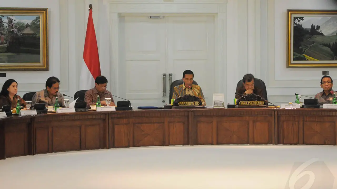 'Pesta Batik' di Rapat Kabinet Jokowi 