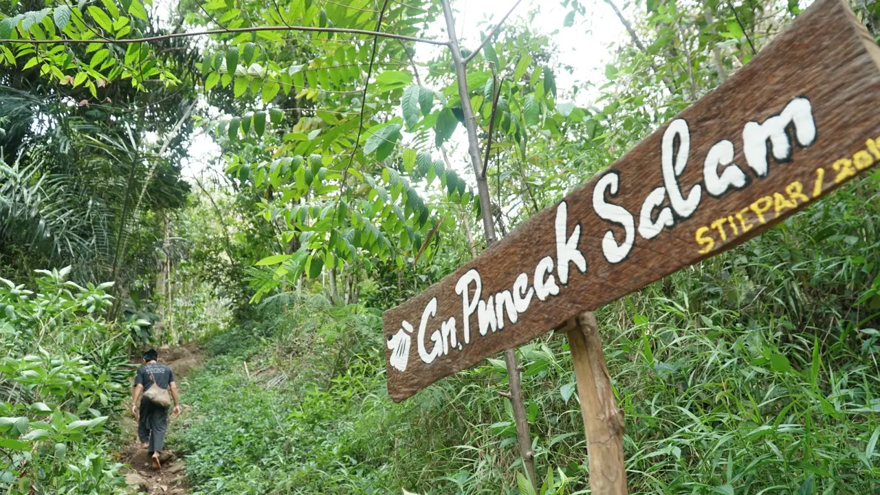 Kampung Adat Cireundeu