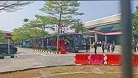 Pemain AC Milan Tiba di Bandara Soetta, Disambut Milanisti Indonesia