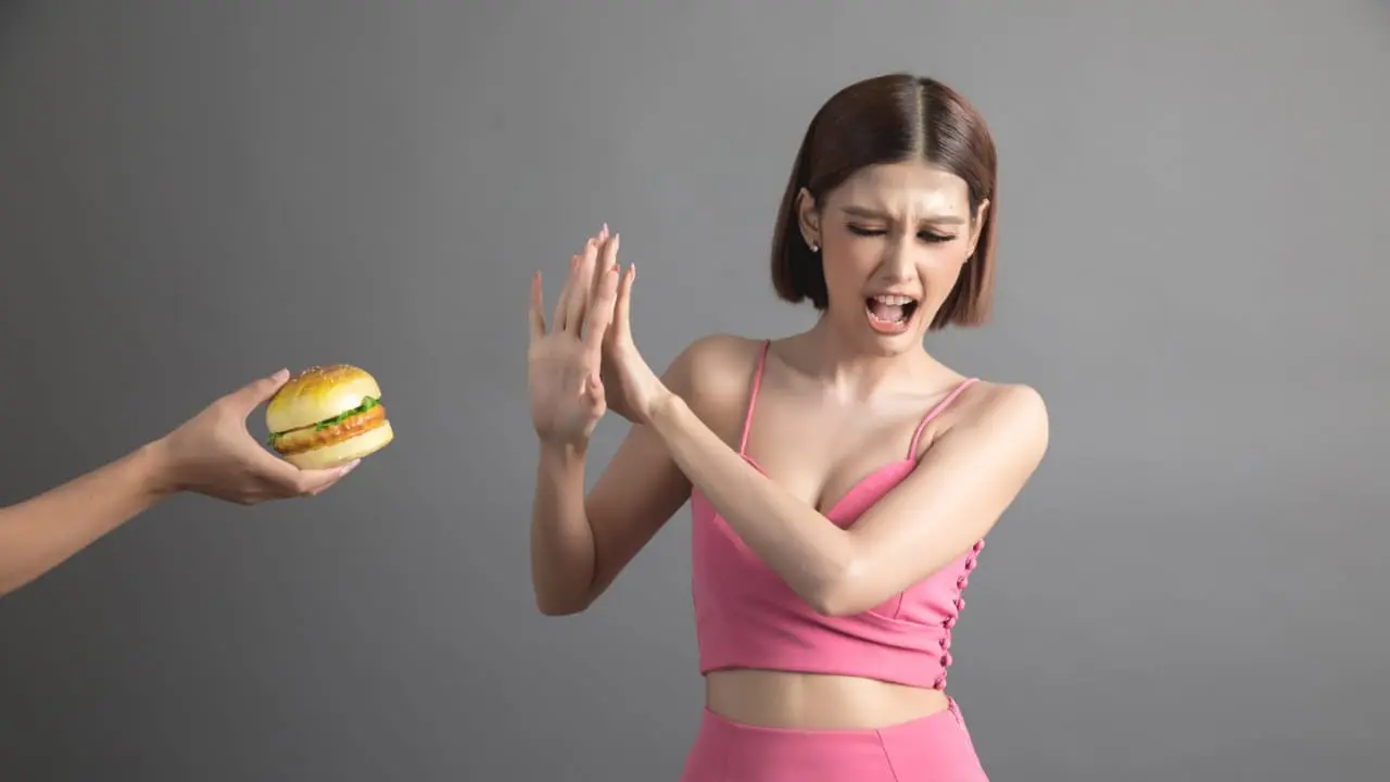 Ilustrasi berhenti makan junk food/freepik.com/Jcomp